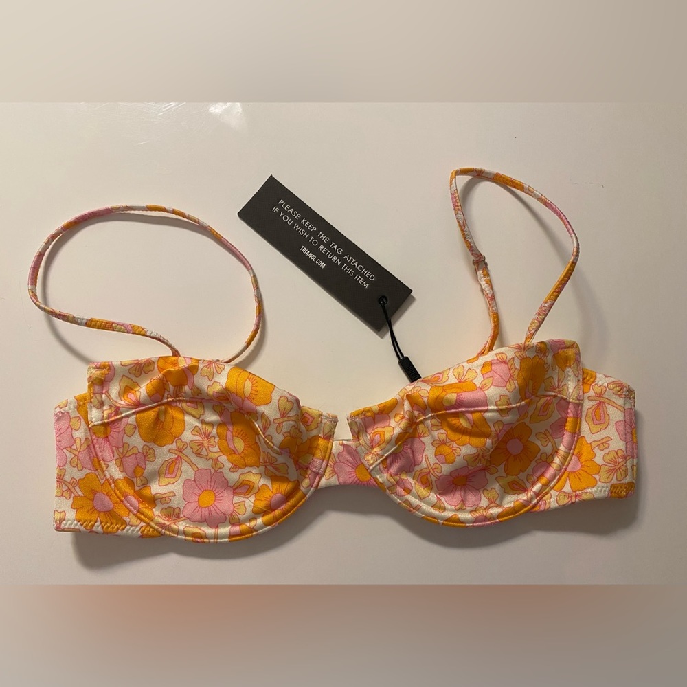 Triangl Swimwear Floral ditsy Bikini in size medium/ Large
